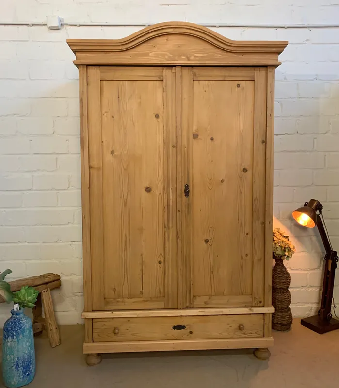 Top-Angebot Kleiderschrank aus Weichholz