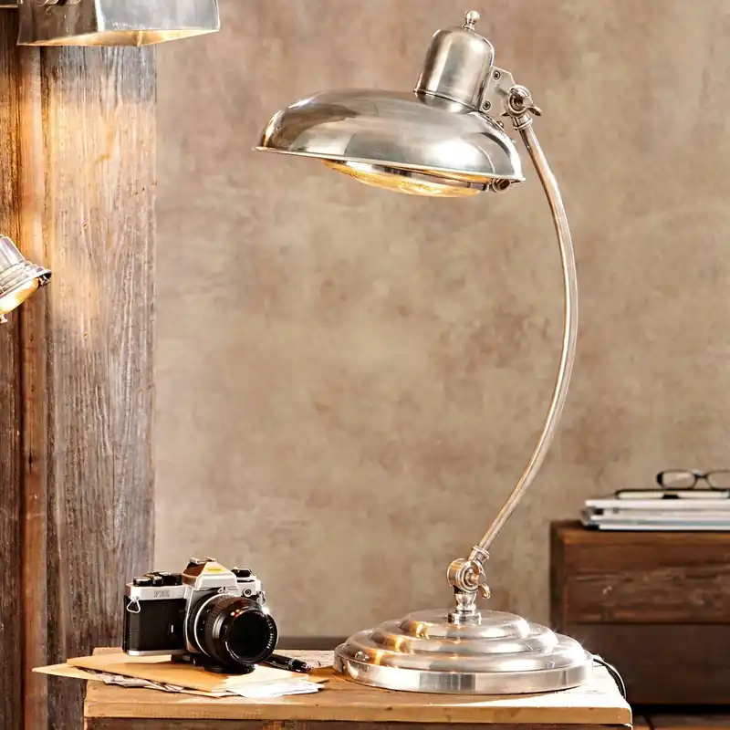 Schneller Versand Tischlampe Carroll