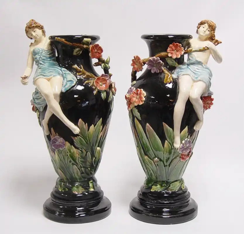 Casa Padrino Barock Porzellan Vasen Set mit Blumenmädchen - H 43 cm (2 Stück) - Luxus Keramik Vasen Top-Seller
