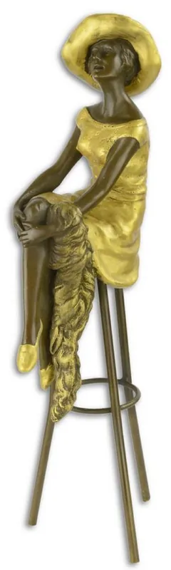 Casa Padrino Luxus Bronzefigur Dame sitzt an der Bar Bronze / Gold 12,9 x 9,1 x H. 28,2 cm - Bronze Skulptur - Dekofigur Neue Kollektion