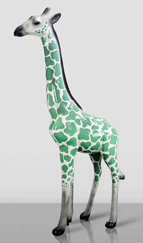 Casa Padrino XXL Deko Skulptur Giraffe Grün / Weiß / Schwarz H. 205 cm - Große Garten Deko Figur Markenware