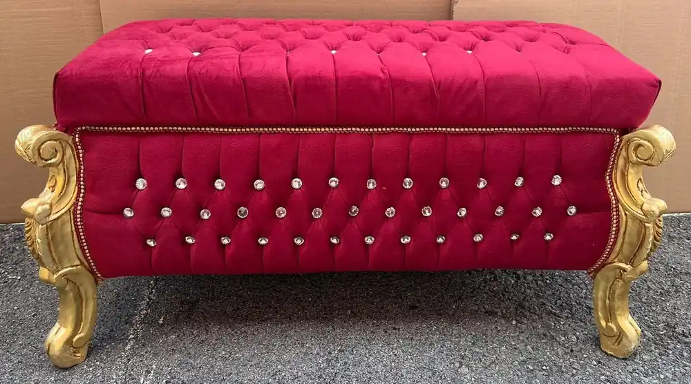 Casa Padrino Barock Sitzbank - Truhe mit Glitzersteinen Bordeauxrot / Gold - Barock Möbel Sichere Zahlung