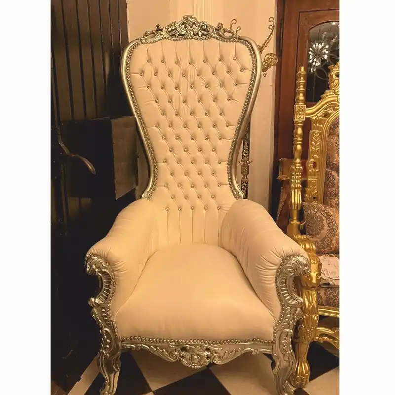 Casa Padrino Barock Thron Sessel mit Kunstleder und Glitzersteinen Weiß / Silber - Barock Möbel Top-Seller