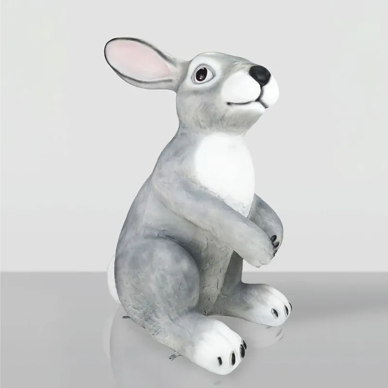 Casa Padrino XXL Deko Skulptur Hase Grau / Weiß H. 240 cm - Riesige Garten Figur Ausverkauf