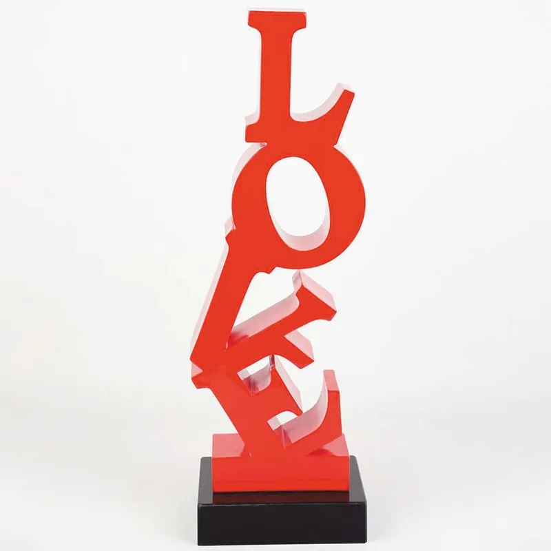 Casa Padrino Deko Love Skulptur Rot / Schwarz H. 60 cm - Wohnzimmer & Schreibtisch Deko Must-Have