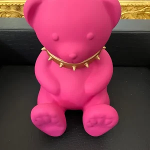 Neuheit Casa Padrino Dekofigur Teddybär Pink 31 cm – Kunstharz Bär mit goldenem Halsband **EB**