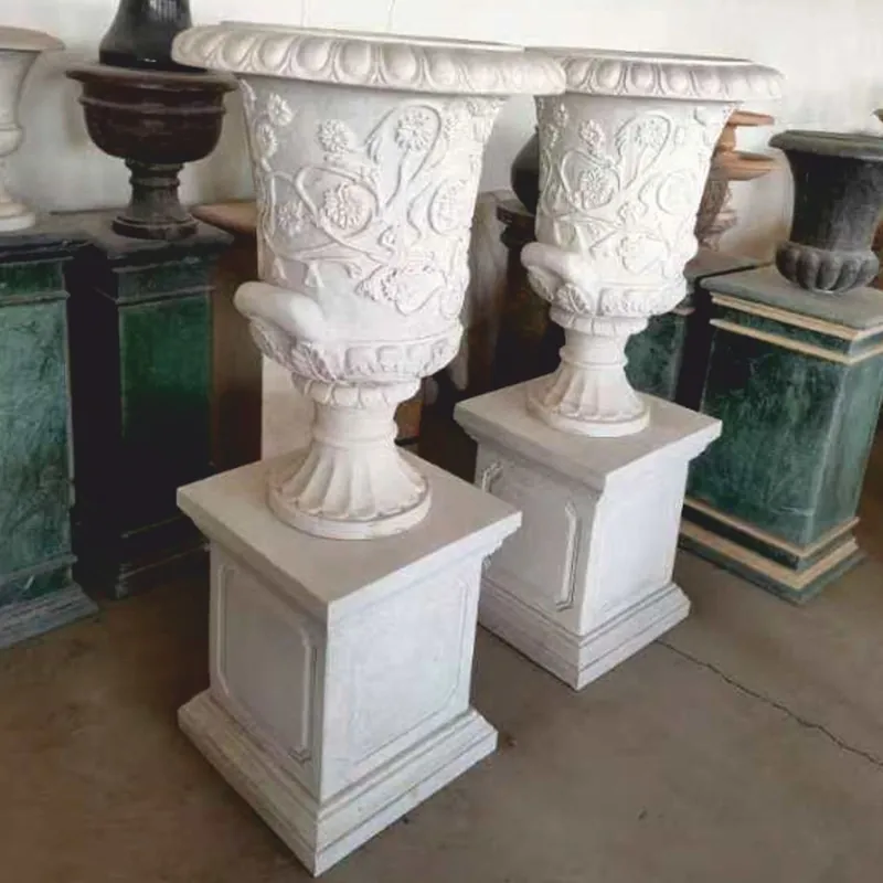 Casa Padrino Luxus Barock Garten Deko Marmor Blumentopf Set auf Säulen Weiß H. 150 cm Aktuell
