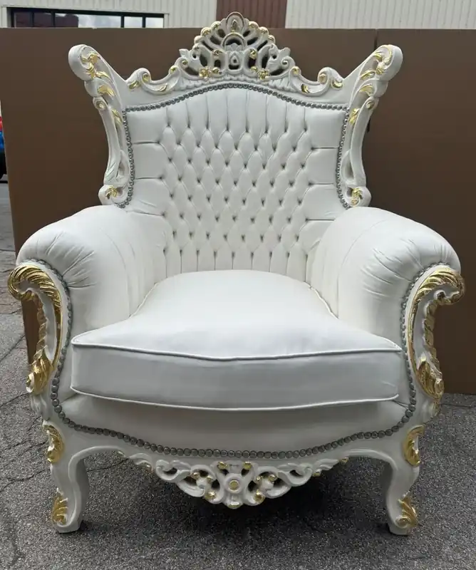 Must-Have Casa Padrino Barock Kunstleder Sessel Weiß / Gold H. 127 cm - Barockstil Möbel