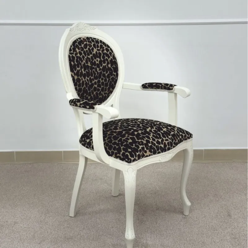 Preis Gesenkt Casa Padrino Luxus Barock Esszimmer Stuhl mit Armlehnen Leopard / Weiß - Barock Möbel