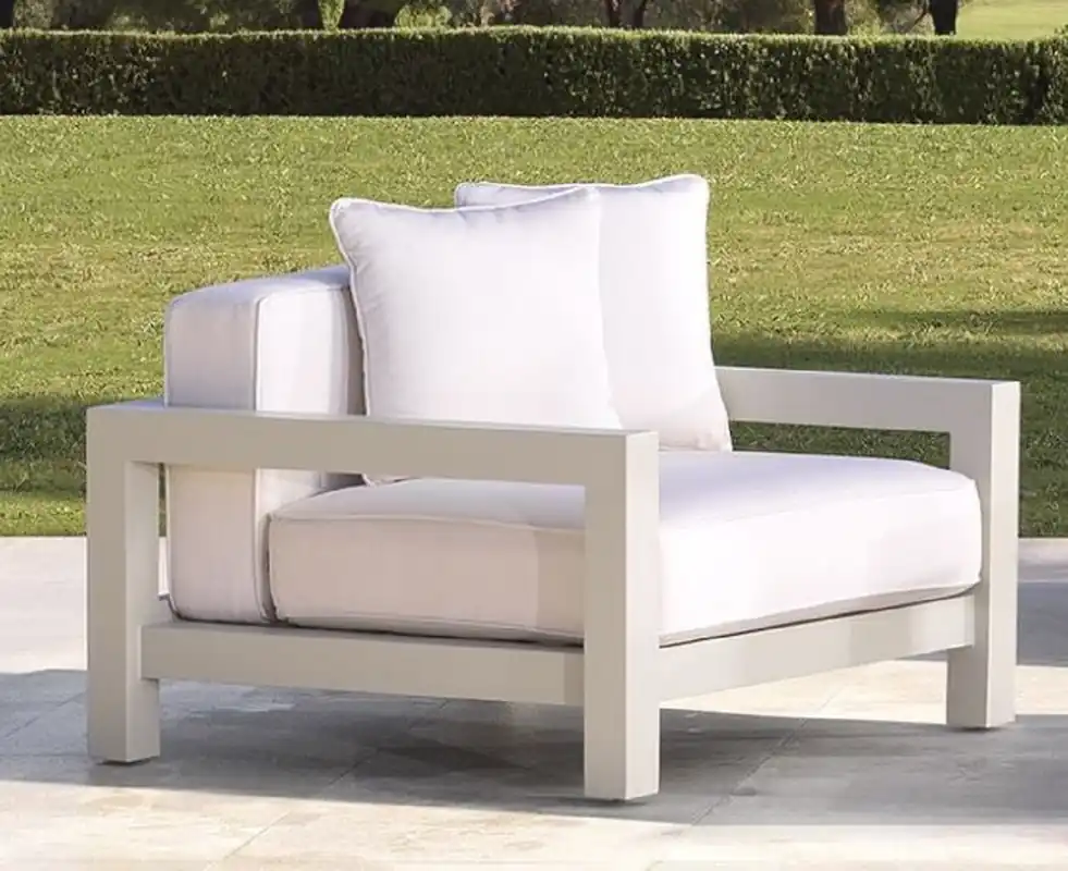 Garantierte Lieferung Casa Padrino luxury garden armchair with cushions white / sand 101 x 100 x H. 72 cm - Garden Terrace Hotel Furniture - Luxury Quality