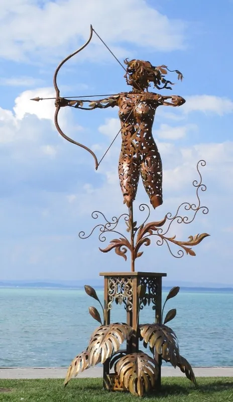 Begrenztes Angebot Casa Padrino luxury steel garden sculpture woman with bow rust 160 x 100 x H. 328 cm - Handmade garden decoration figure - Luxury garden decoration