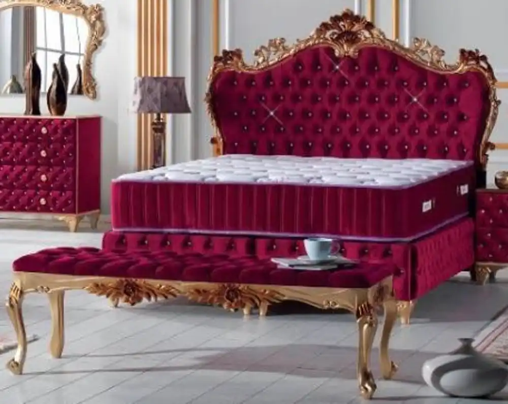 Ausverkauf Casa Padrino baroque double bed bordeaux red / gold - Ornate velvet bed with rhinestones and mattress - Complete Set