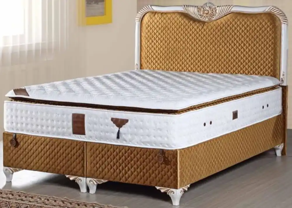 Preiswert Casa Padrino baroque bed with mattress gold / white - Noble double bed in the baroque style - Bedroom Furniture