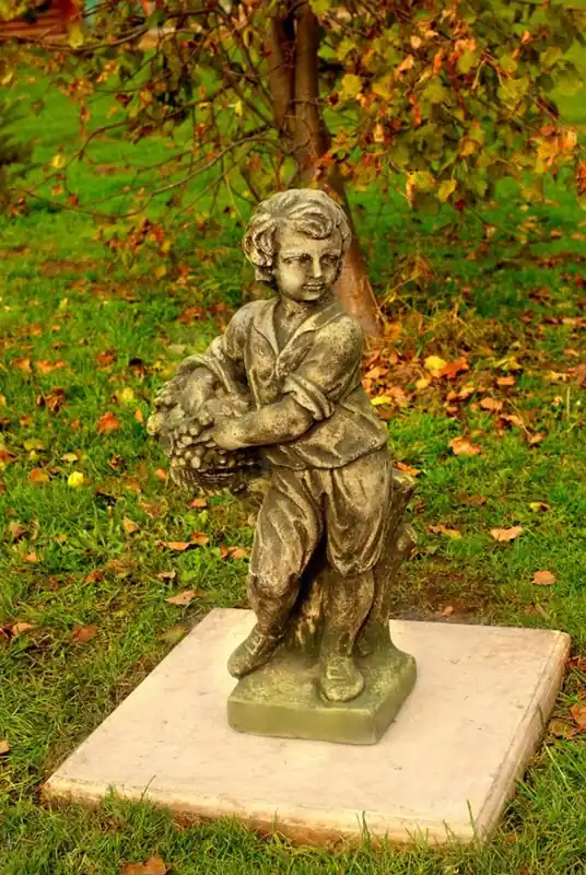 Schneller Versand Casa Padrino Art Nouveau sculpture boy with basket 34 x H 77 cm antique moss gray - baroque garden decoration