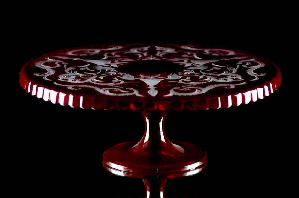 Casa Padrino luxury cake plate red / silver Ø 32 x H. 12 cm - Handmade and hand-engraved glass cake plate - Hotel & Restaurant Accessories - Luxury Quality Jetzt Kaufen