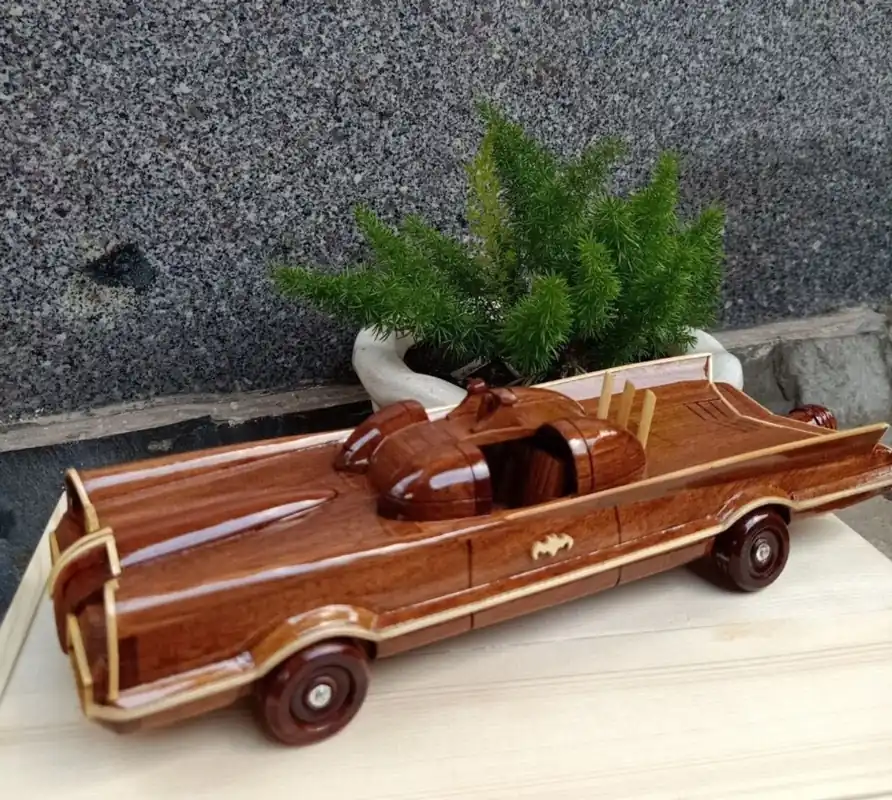 Zertifiziert Casa Padrino Deco Car Dreamcar Brown / Natural 36 x 12 x H. 11 cm - Handmade Wood Car - Living Room Deco - Desk Deco - Deco Accessories