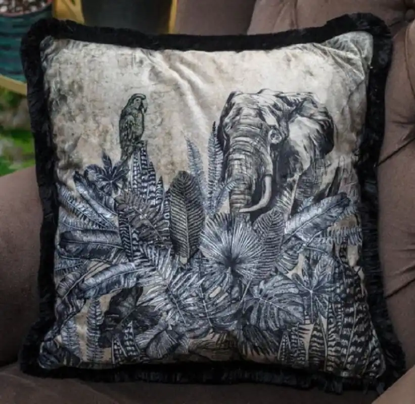 Highlight Casa Padrino luxury decorative pillow africa beige / black / white 45 x 45 cm - Printed velvet pillow with fringes - Noble decorative pillow - Luxury Collection