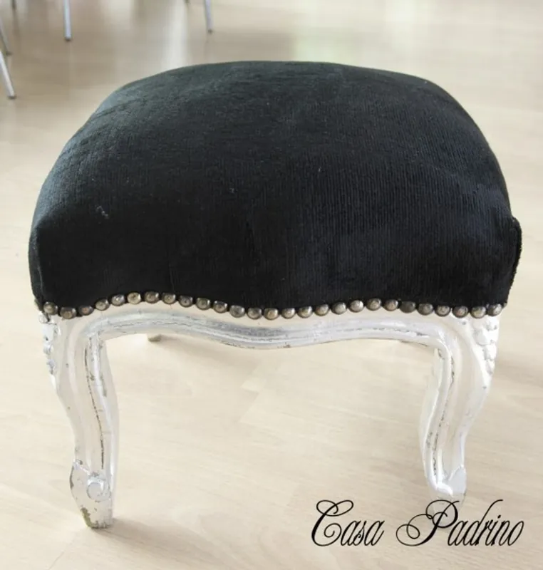 Geprüft Casa Padrino baroque ottoman Black / Silver - Antique furniture - stool