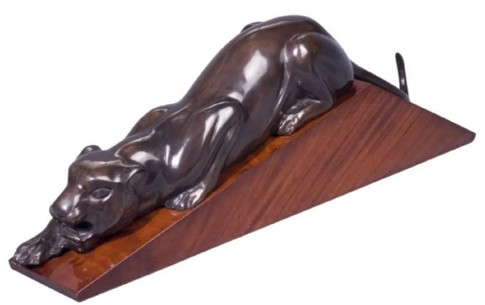 Casa Padrino figure de décoration de luxe couguar bronze / marron 60 x 11 x H. 20 cm - Figure en Laiton Élégante avec Socle en Bois - Sculpture Déco Nur Heute