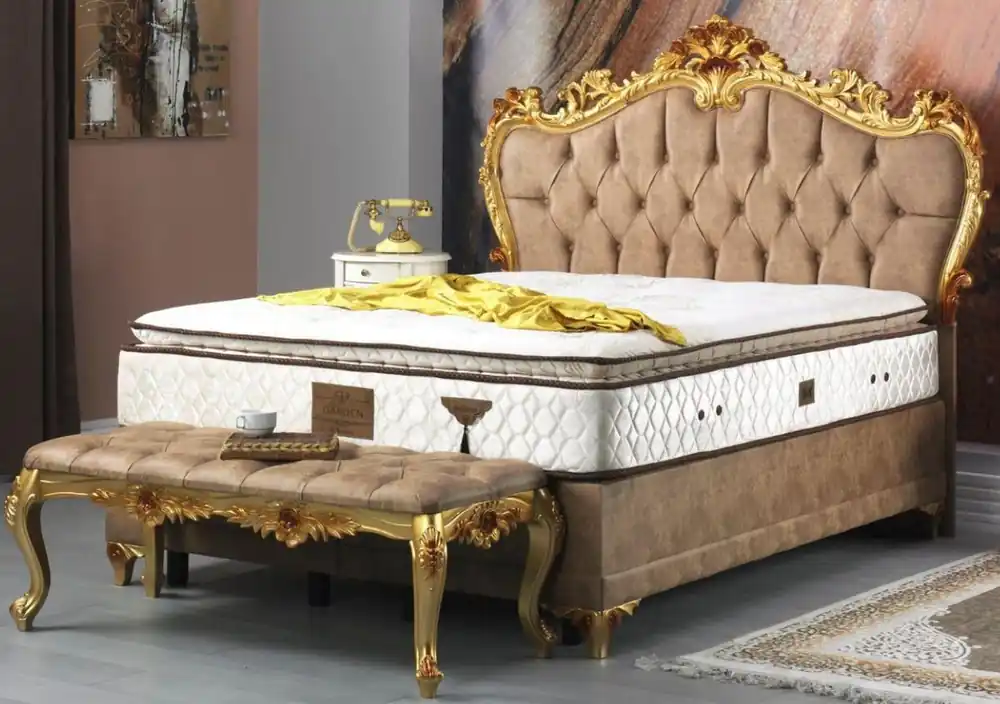 Aktuell Casa Padrino lit double baroque marron / or - Lit en velours orné avec matelas - Ensemble de chambre de style baroque - Meubles de Chambre