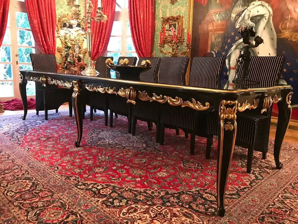 Pompöös by Casa Padrino Table à Manger Baroque de Luxe avec Plateau en Verre Noir / Or 350 x 120 x H. 80 cm - Table à Manger pompe Pompöös conçue par Harald Glööckler Jetzt Bestellen