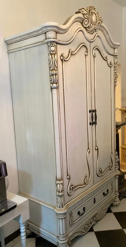 Preisknaller Casa Padrino luxury baroque bedroom cabinet antique white / brown - Magnificent solid wood cabinet with 2 doors & drawer - Baroque wardrobe - Bedroom furniture baroque style - Baroque furniture