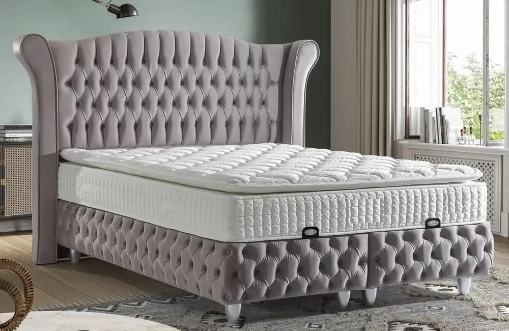 Casa Padrino Luxury Chesterfield Double Bed Gray / Silver - Different Sizes - Solid Wood Bed with Headboard and Mattress - Bedroom Furniture - Chesterfield Furniture - Luxury Furniture Direktkauf