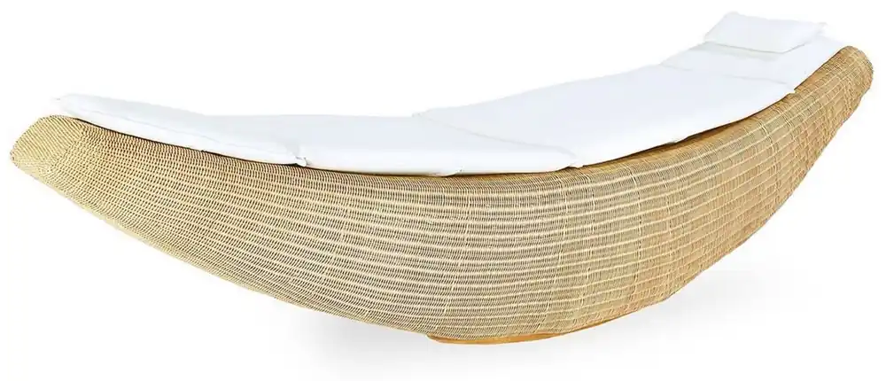 Neuheit Casa Padrino chaise longue à bascule de luxe naturel / blanc 230 x 75 x H. 70 cm - Chaise longue de jardin tissée à la main résistant aux intempéries - Chaise longue de piscine moderne