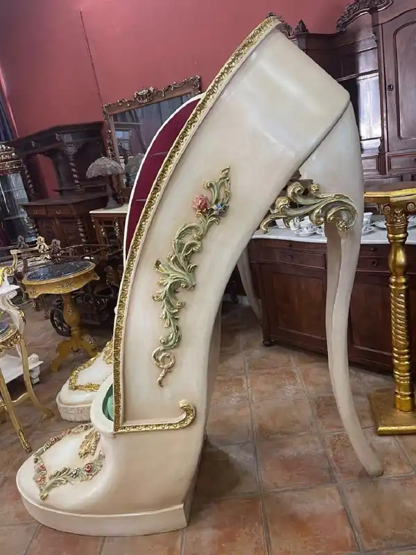 Echt Casa Padrino vitrine baroque de luxe chaussures à talons hauts violet / crème / or - Vitrine de chaussures pour femmes en bois massif fait à la main - Magnifique meuble baroque