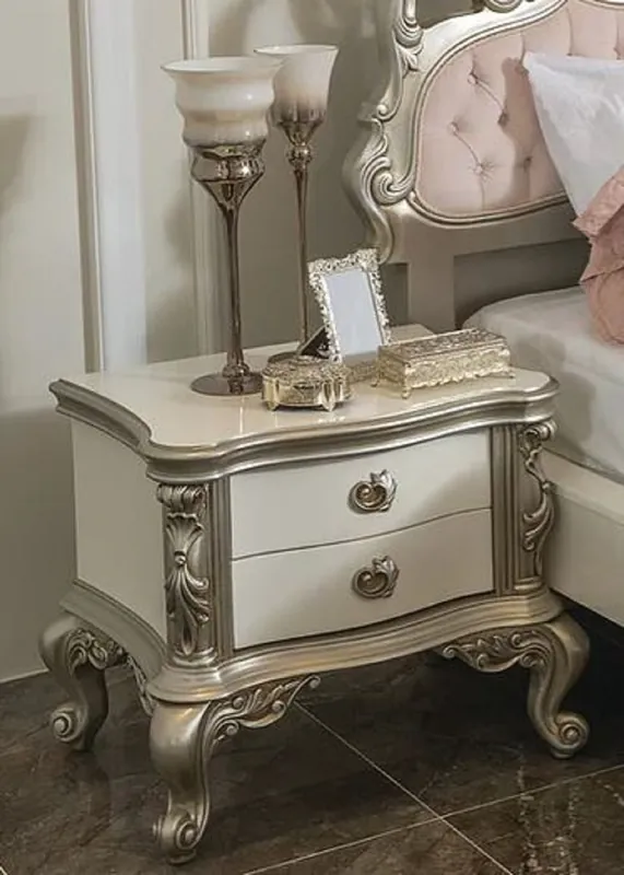Neuheit Casa Padrino table de chevet baroque de luxe blanc / argent - Table de chevet en bois massif artisanale avec 2 tiroirs - Mobilier de chambre baroque