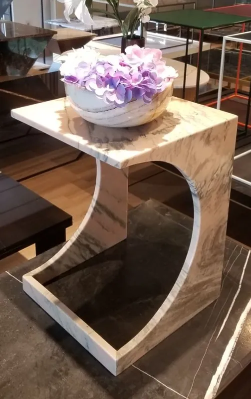 Casa Padrino table d'appoint de luxe en marbre blanc / gris 40 x 40 x H. 55 cm - Table à fleurs en marbre - Meuble de salon en marbre de luxe Angebot