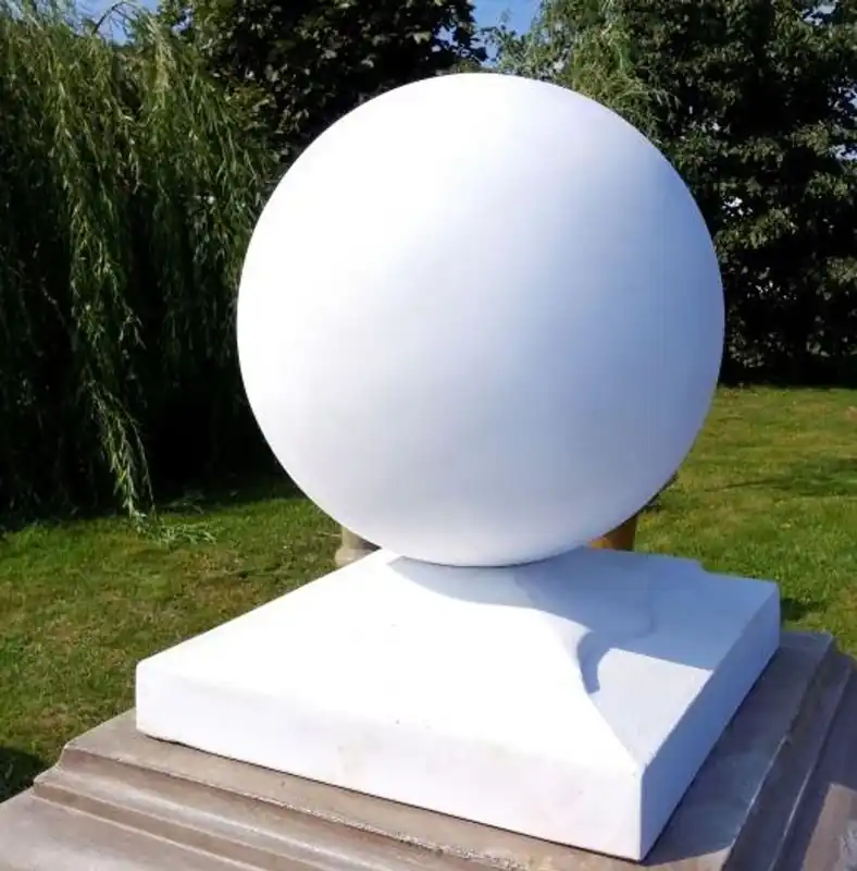 Boulet de canon Casa Padrino sur pied blanc - version lourde - décoration de jardin Direkt Vom Hersteller