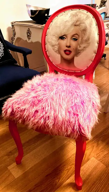 Casa Padrino Chaise de salle à manger baroque de luxe Marilyn Monroe Rose - Chaise de designer Pop Art faite à la main avec fausse fourrure - Meubles de salle à manger baroques Echt