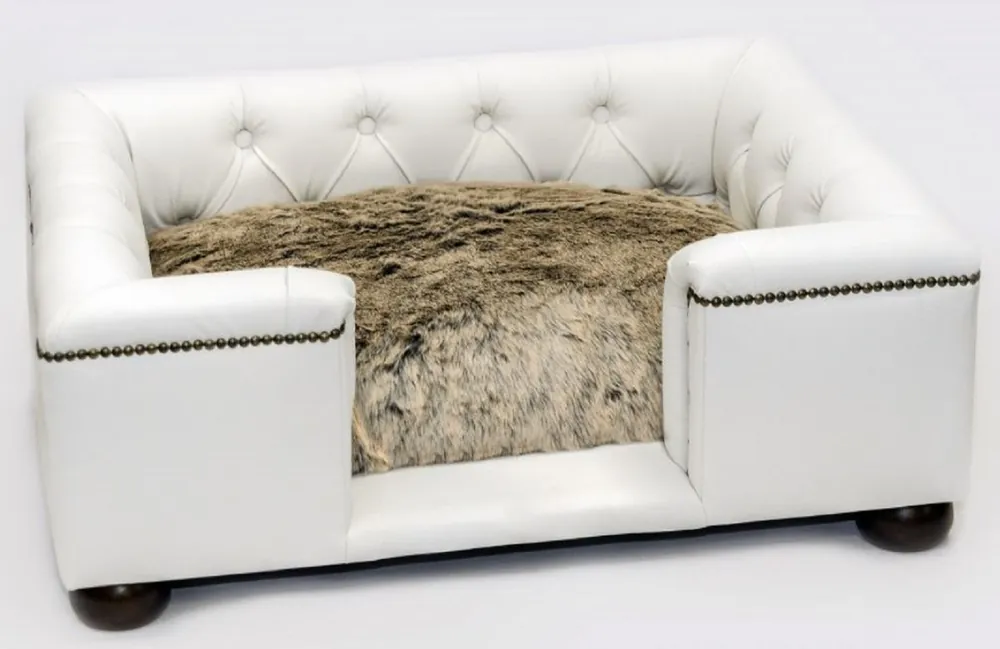 Sonderaktion Casa Padrino lit pour chien en cuir Chesterfield de luxe blanc / noir / marron 95 x 75 x H. 37 cm - Lit pour Chien en Cuir Véritable - Mobilier en Cuir Chesterfield de Luxe pour Animaux