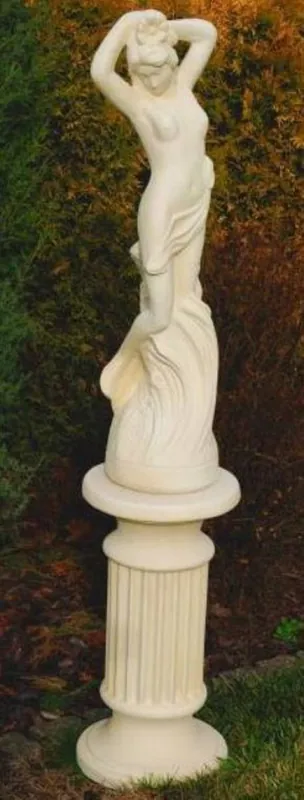 Casa Padrino sculpture de décoration de jardin Art Nouveau femme sur pilier sable H. 161 cm - Elégante décoration de jardin figure pierre avec pilier - Décoration de Jardin Baroque & Art Nouveau Preisreduziert