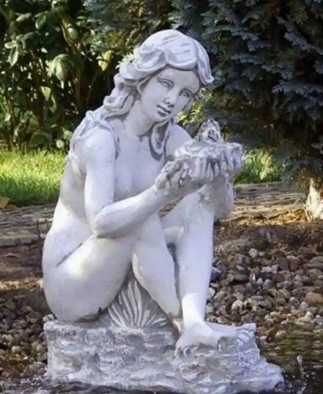 Casa Padrino sculpture Art Nouveau gargouille femme assise gris 24 x 46 x H. 62 cm - Elégante figure de pierre gargouille - Accessoires de Décoration de Jardin Baroque & Art Nouveau Sonderaktion