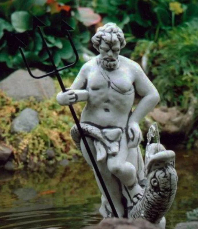 Casa Padrino sculpture Art Nouveau gargouille neptune avec poisson gris / noir 23 x 23 x H. 70 cm - Elégante figure de pierre gargouille - Accessoires de Décoration de Jardin Art Nouveau Geprüft
