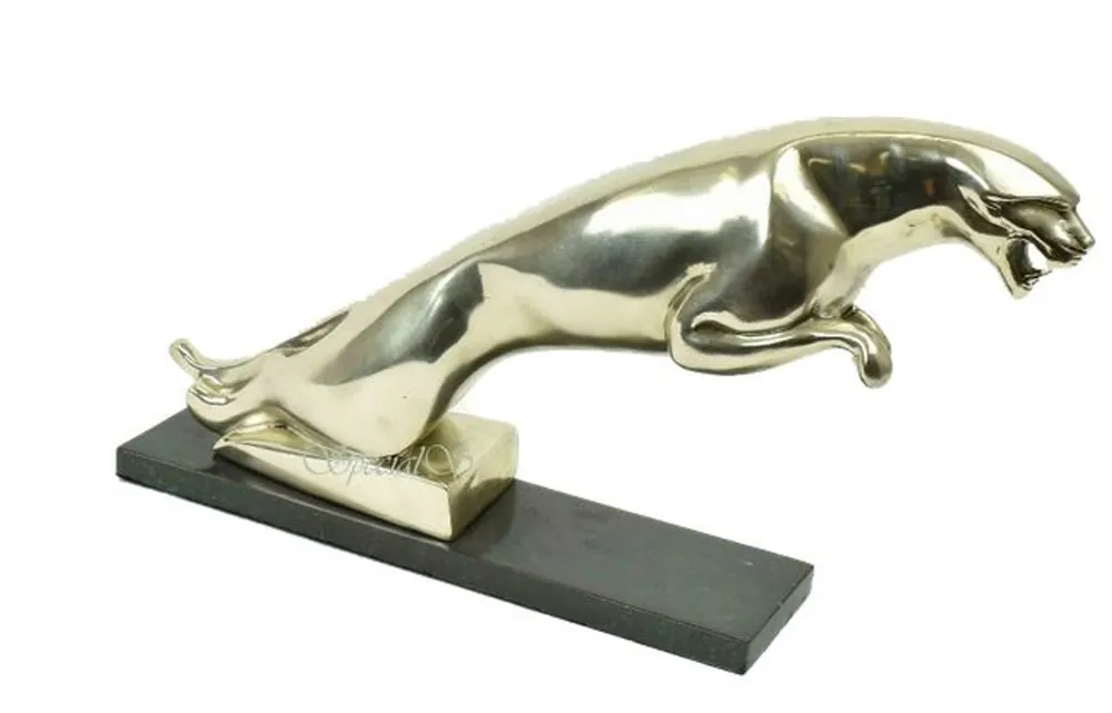 Markenprodukt Casa Padrino figure de luxe en bronze jaguar sur socle en bois argent / noir 54 x 13 x H. 29 cm - Sculpture en bronze argenté