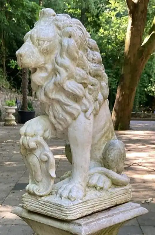Casa Padrino sculpture décoration de jardin baroque lion blanc 28 x 45 x H. 72 cm - Magnifique figurine de décoration de jardin - Accessoires Décoration Jardin et Terrasse Expressversand