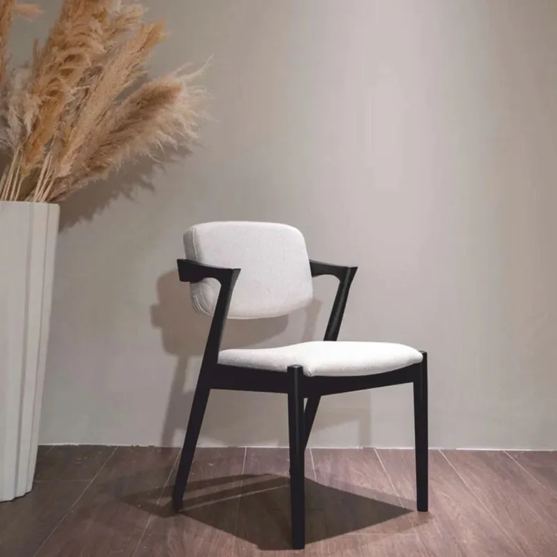 Casa Padrino chaise de salle à manger de luxe avec accoudoirs blanc / noir H. 85 cm - Meubles de luxe Online Kaufen