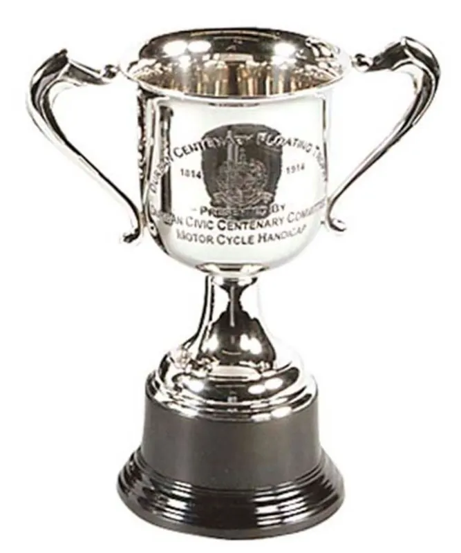Trofeo d'argento Casa Padrino 33 x 20 x H. 25 cm - decorazione di lusso Finale Aktion