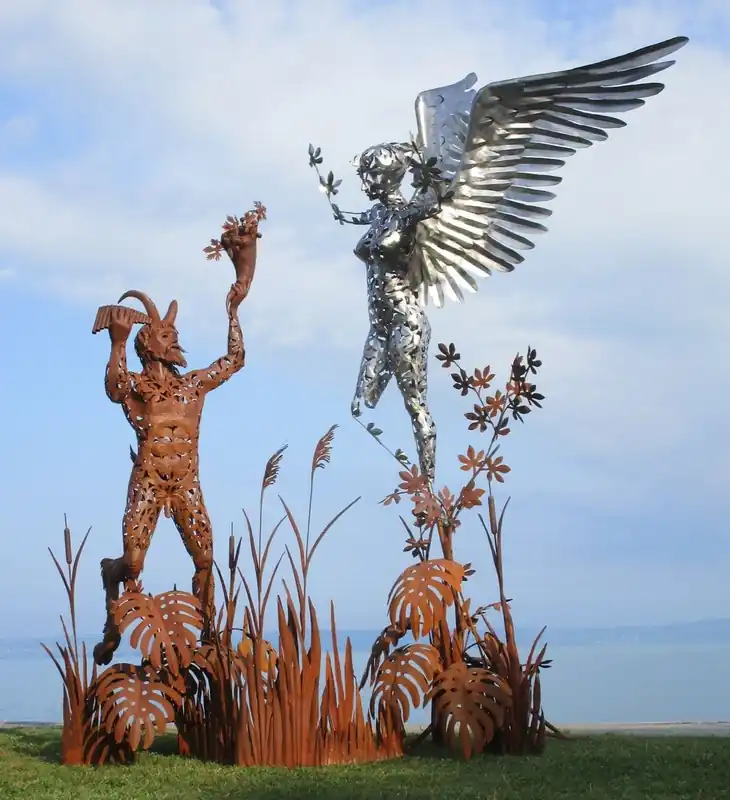 Angebot Casa Padrino scultura decorativa di lusso angelo e pan ruggine / argento 325 x 173 x A. 370 cm - Enorme scultura in metallo - Enorme figura decorativa da giardino - Sculture da giardino