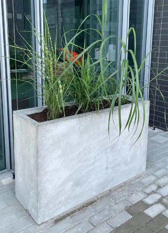 Preisknaller Casa Padrino vaso da fiori in cemento grigio 120 x 40 x A. 74 cm - Vaso per piante rettangolare in cemento