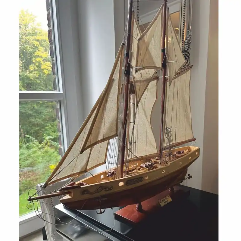 Heißes Angebot Casa Padrino veliero decorativo di lusso Bluenose II naturale / marrone 67,5 x 12 x A. 62 cm