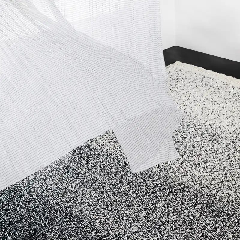Nur Heute Bond von Kvadrat